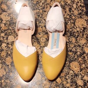 Toms Women's Yellow Flats